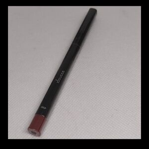 Douce Lip Liner in Deep Red